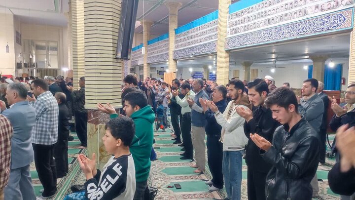 تصاویر/اقامه نماز جمعه الیگودرز