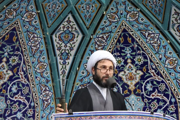نماز جمعه عالی‌شهر به روایت تصویر
