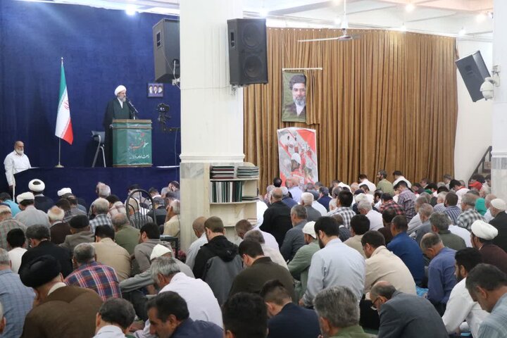 تصاویر/ اقامه نماز جمعه در قرچک