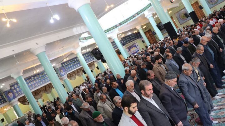 تصاویر/ اقامه نماز جمعه تکاب
