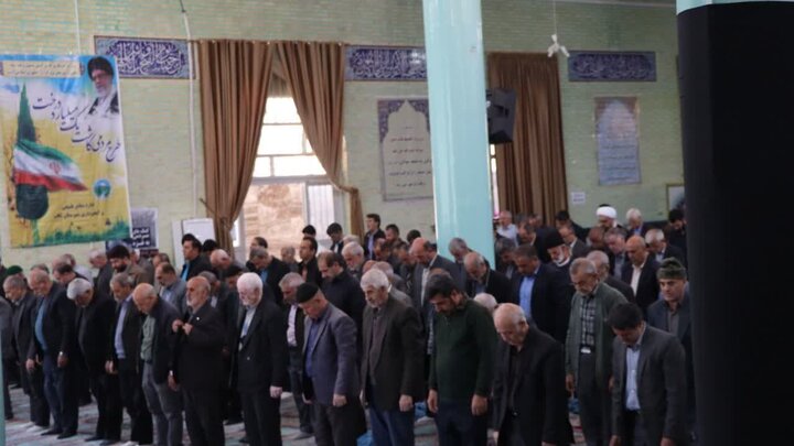 تصاویر/ اقامه نماز جمعه تکاب