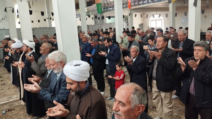 تصاویر/ اقامه نماز جمعه باروق