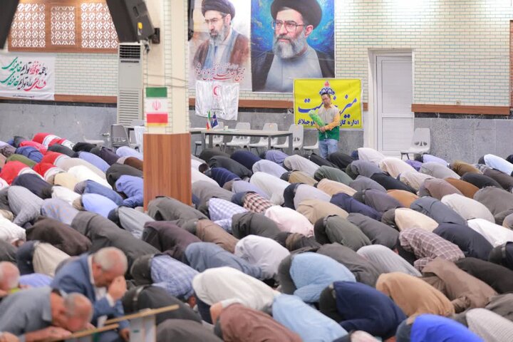 تصاویر/ اقامه نماز جمعه در ساوجبلاغ