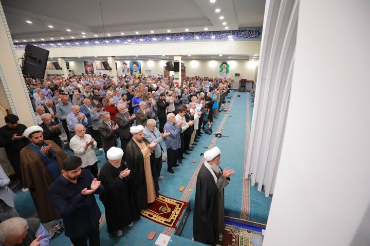 تصاویر/ اقامه نماز جمعه در ساوجبلاغ