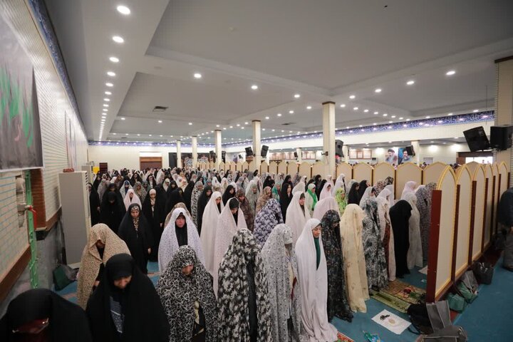 تصاویر/ اقامه نماز جمعه در ساوجبلاغ
