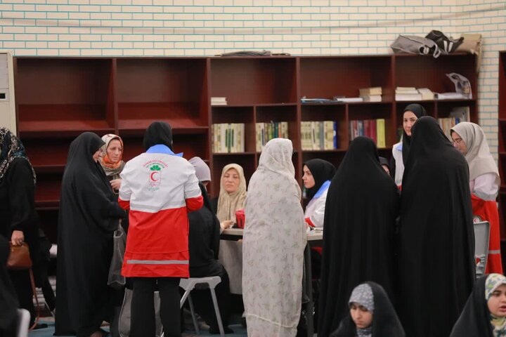 تصاویر/ اقامه نماز جمعه در ساوجبلاغ