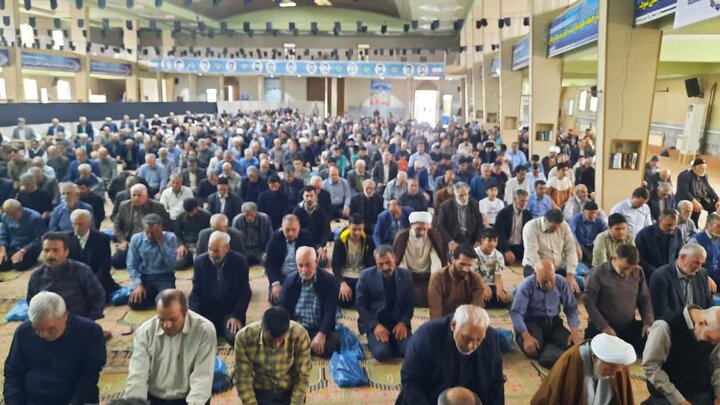 تصاویر/اقامه نماز عبادی سیاسی جمعه در خمین