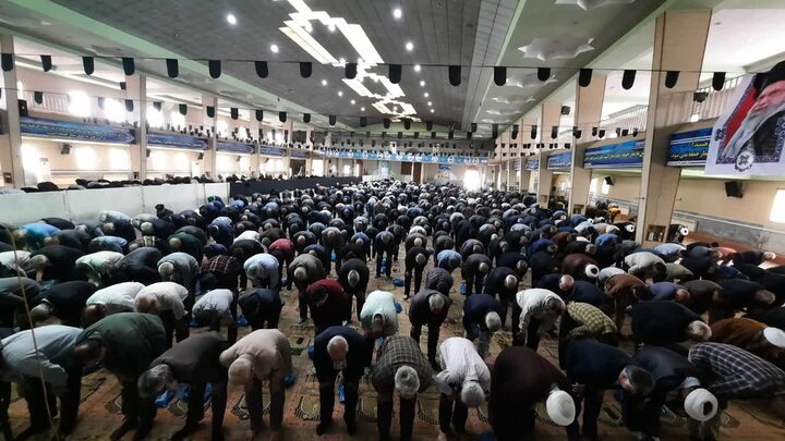 تصاویر/اقامه نماز عبادی سیاسی جمعه در خمین
