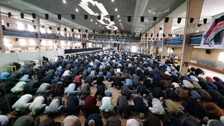 تصاویر/اقامه نماز عبادی سیاسی جمعه در خمین