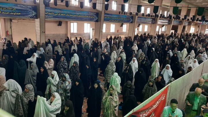 تصاویر/اقامه نماز عبادی سیاسی جمعه در خمین