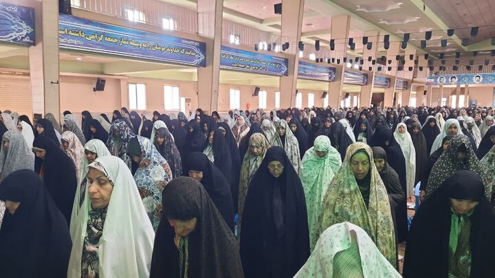 تصاویر/اقامه نماز عبادی سیاسی جمعه در خمین