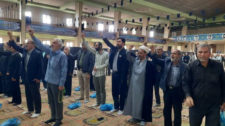تصاویر/اقامه نماز عبادی سیاسی جمعه در خمین