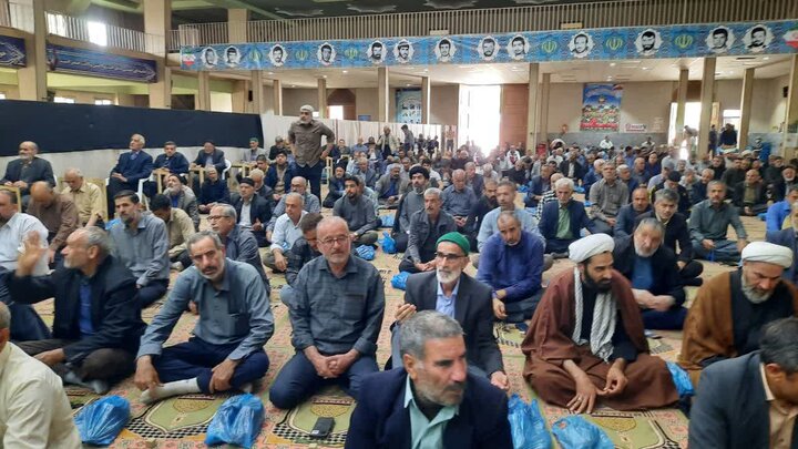 تصاویر/اقامه نماز عبادی سیاسی جمعه در خمین