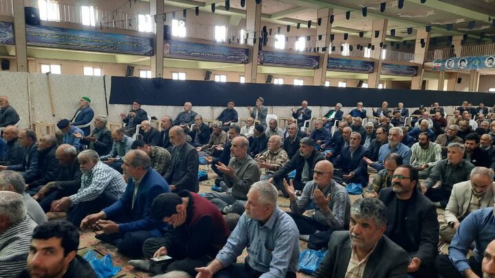 تصاویر/اقامه نماز عبادی سیاسی جمعه در خمین