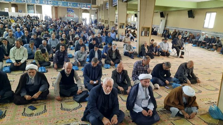 تصاویر/اقامه نماز عبادی سیاسی جمعه در خمین