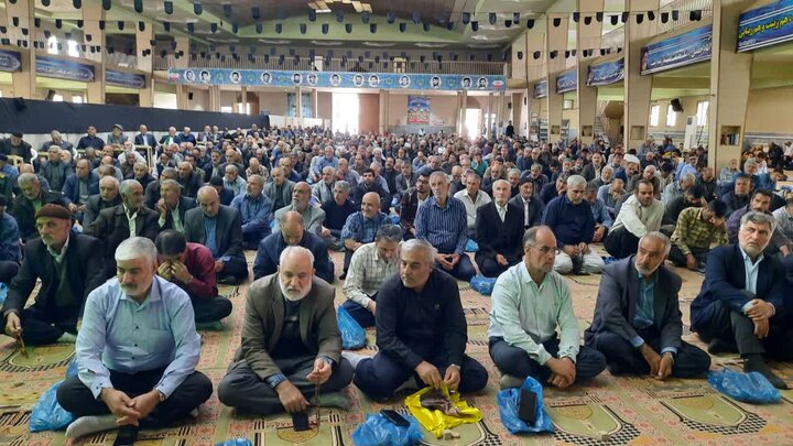 تصاویر/اقامه نماز عبادی سیاسی جمعه در خمین