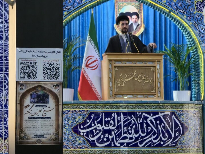 تصاویر / برپایی میز مشاوره و ثبت نام داوطلب سربازی امام زمان(عج) در نمازجمعه تویسرکان