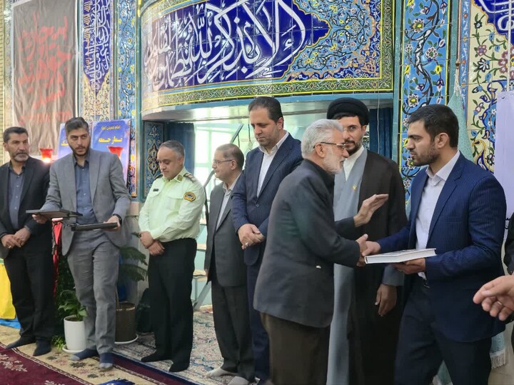 تصاویر / اقامه نماز جمعه در تویسرکان