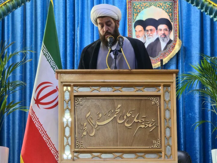تصاویر / اقامه نماز جمعه در تویسرکان