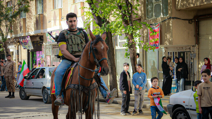 تصاویر/رژه سوارکاران شهر بهار به همت گروه جهادی آیت‌الله بهاری برگزار شد