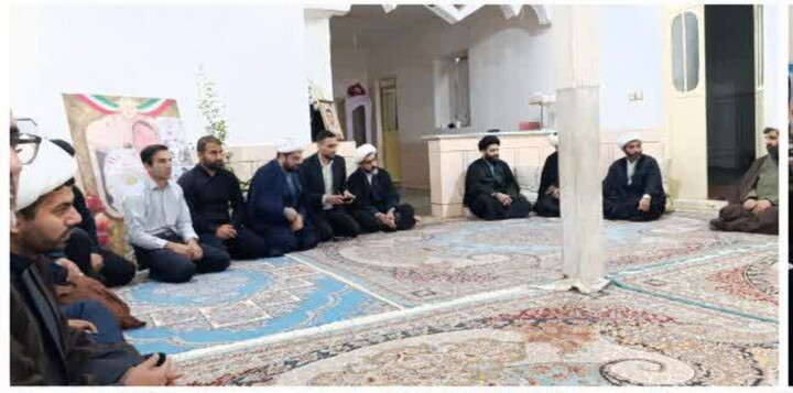 تصاویر/دیدار کادر حوزه علمیه خوزستان با خانواده شهدا