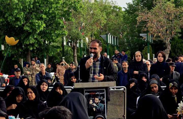 تصاویر/مراسم چهلمین روز شهادت شهید حسین امیدواری در اراک