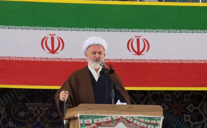 مدیریت ایران بر تنگه هرمز، آغاز افول آمریکا در جهان است