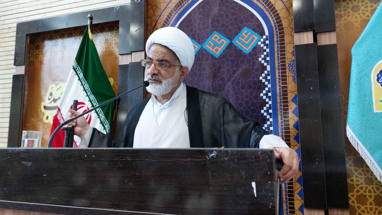 فرار ناوهای آمریکایی از منطقه، رسوایی و ذلت استکبار را به رخ جهانیان کشید