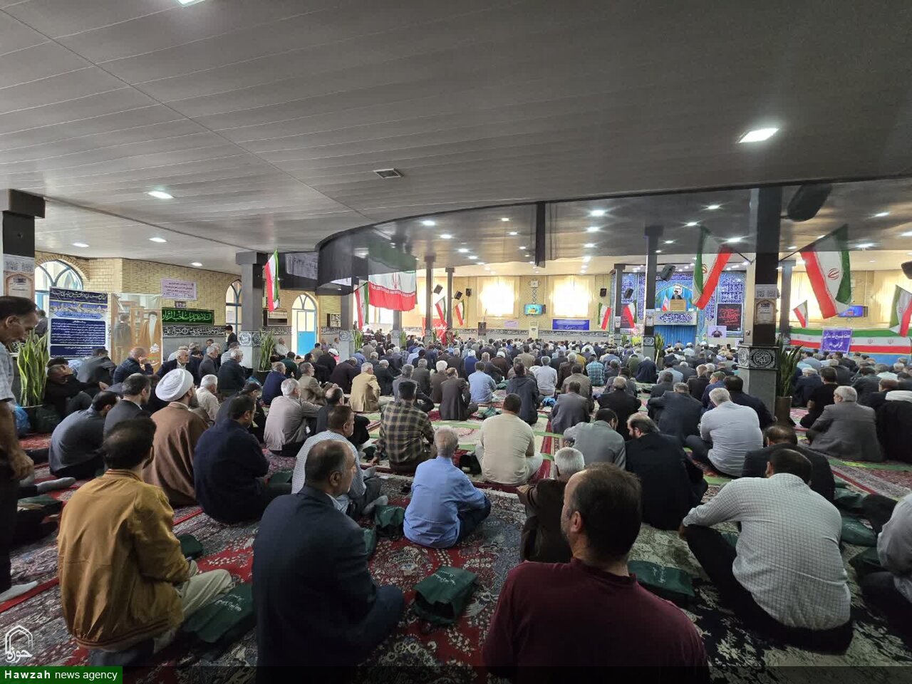 تصاویر / اقامه نماز جمعه در تویسرکان