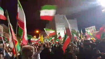 فیلم| بیعت شبانه مردم خورموج با رهبر انقلاب