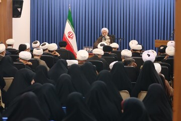 تصاویر / دیدار جمعی از مبلغین و مبلغات طرح امین، هجرت، نسیم رحمت و بینات با نماینده ولی فقیه در مازندران