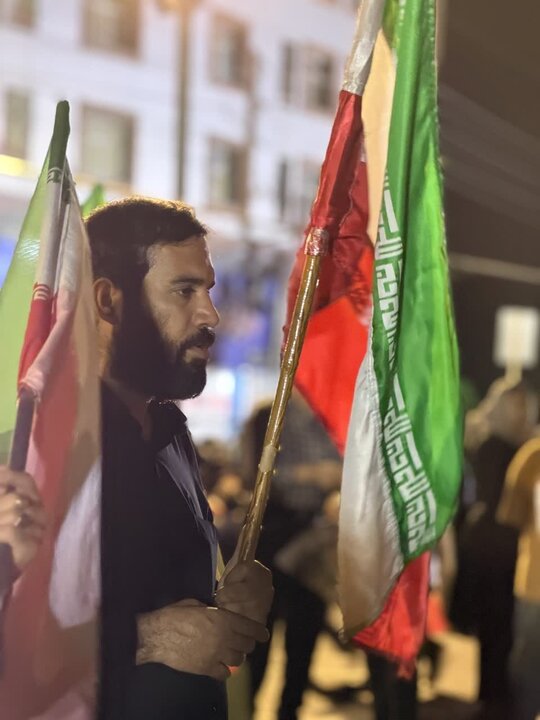 تصاویر؛ ۶۹ شب اهتزاز پرچم اقتدار ایران توسط مردم ملارد