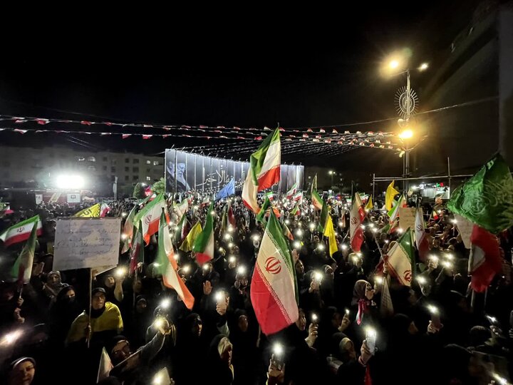 تصاویر؛ ۶۹ شب اهتزاز پرچم اقتدار ایران توسط مردم ملارد