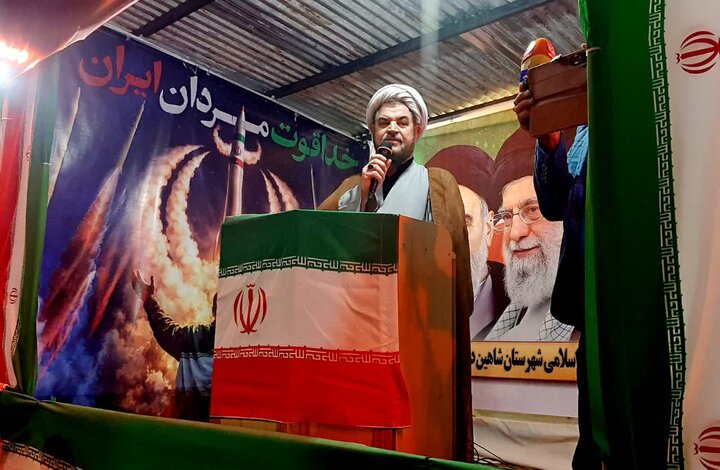 تصاویر/ میدان اصلی شهرستان شاهین دژ میزبان شصت و نهمین اجتماع مردمی در حمایت از نیروهای مسلح