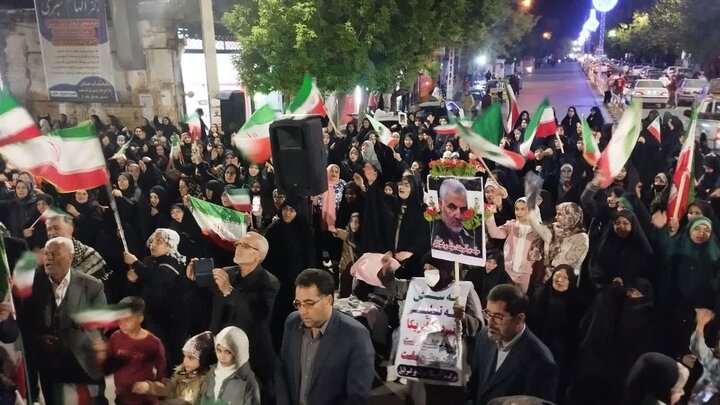 تصاویر/ شصت و نهمین شب متوالی؛ تجدید میثاق مردم ولایتمدار شاهین دژ با آرمان‌های انقلاب و خونخواهی رهبر شهید