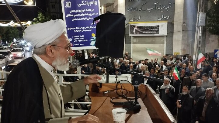 تصاویر/ شصت و نهمین شب متوالی؛ تجدید میثاق مردم ولایتمدار شاهین دژ با آرمان‌های انقلاب و خونخواهی رهبر شهید