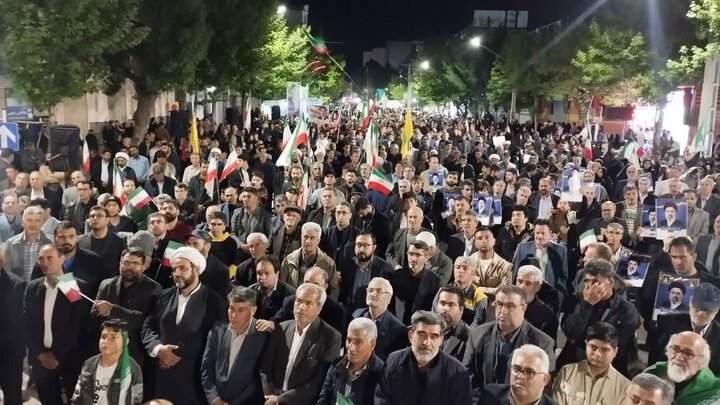 تصاویر/ شصت و نهمین شب متوالی؛ تجدید میثاق مردم ولایتمدار شاهین دژ با آرمان‌های انقلاب و خونخواهی رهبر شهید