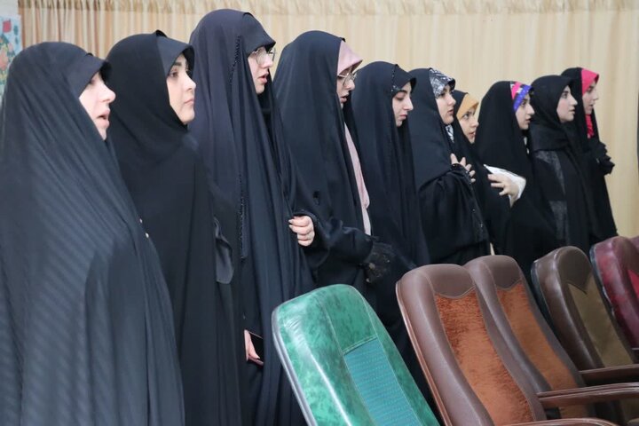 تصاویر/ آیین تجلیل از خادمان و عوامل اجرایی «زیر سایه خورشید» در آذربایجان غربی