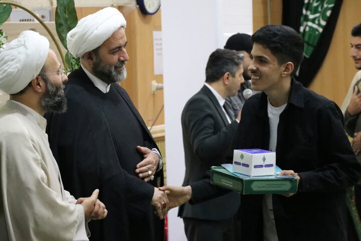 تصاویر/ آیین تجلیل از خادمان و عوامل اجرایی «زیر سایه خورشید» در آذربایجان غربی