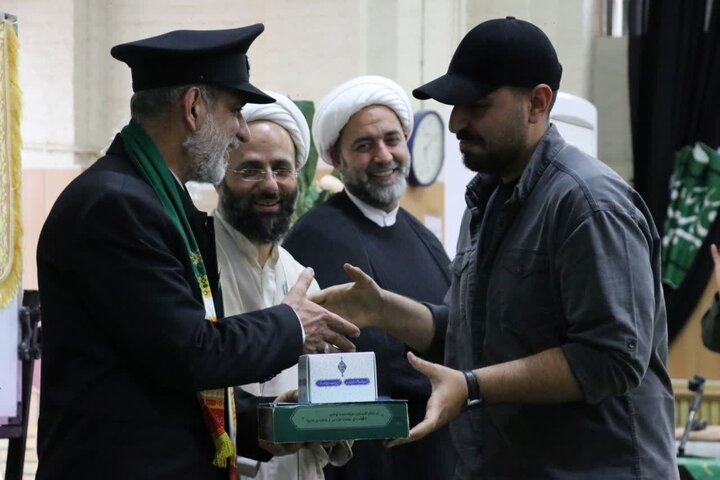تصاویر/ آیین تجلیل از خادمان و عوامل اجرایی «زیر سایه خورشید» در آذربایجان غربی