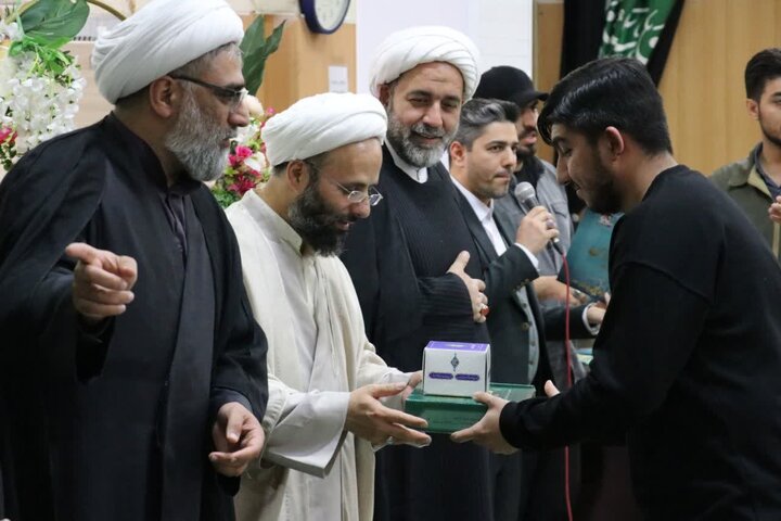 تصاویر/ آیین تجلیل از خادمان و عوامل اجرایی «زیر سایه خورشید» در آذربایجان غربی