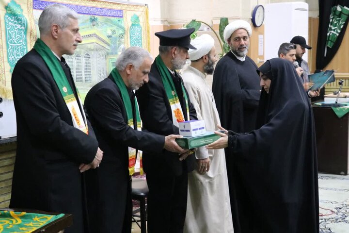 تصاویر/ آیین تجلیل از خادمان و عوامل اجرایی «زیر سایه خورشید» در آذربایجان غربی