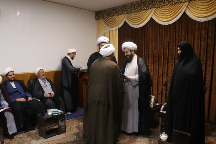 تصاویر/ دیدار مدیران و اساتید مدارس علمیه شهرستان گرمی با امام جمعه گرمی