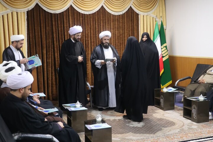 تصاویر/ دیدار مدیران و اساتید مدارس علمیه شهرستان گرمی با امام جمعه