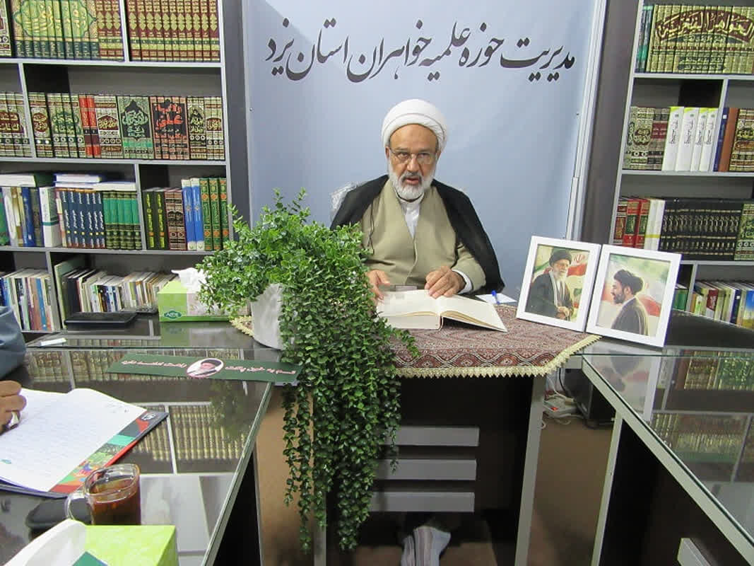 بررسی مسائل مدارس علمیه در نشست شورای اداری حوزه خواهران یزد