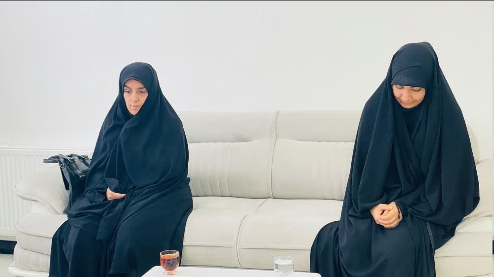 دیدار امام جمعه شهرستان فردیس با خانواده‌های معظم شهیدان رضایی و رضازاده + عکس