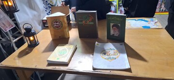 برپایی غرفه فرهنگی توسط طلاب مدرسه علمیه حضرت بقیه الله (عج) نسیم شهر + عکس