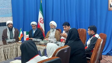 تصاویر/ دیدار امام جمعه زابل با رئیس و داوطلبان جمعیت هلال احمر زابل