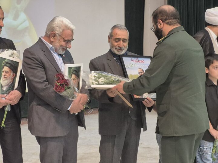 تصاویر/ تجلیل از فعالان جهادی پاکدشت