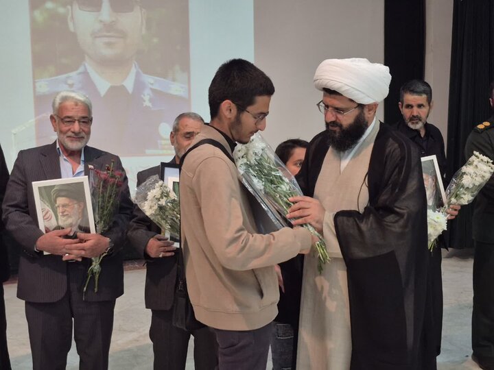 تصاویر/ تجلیل از فعالان جهادی پاکدشت